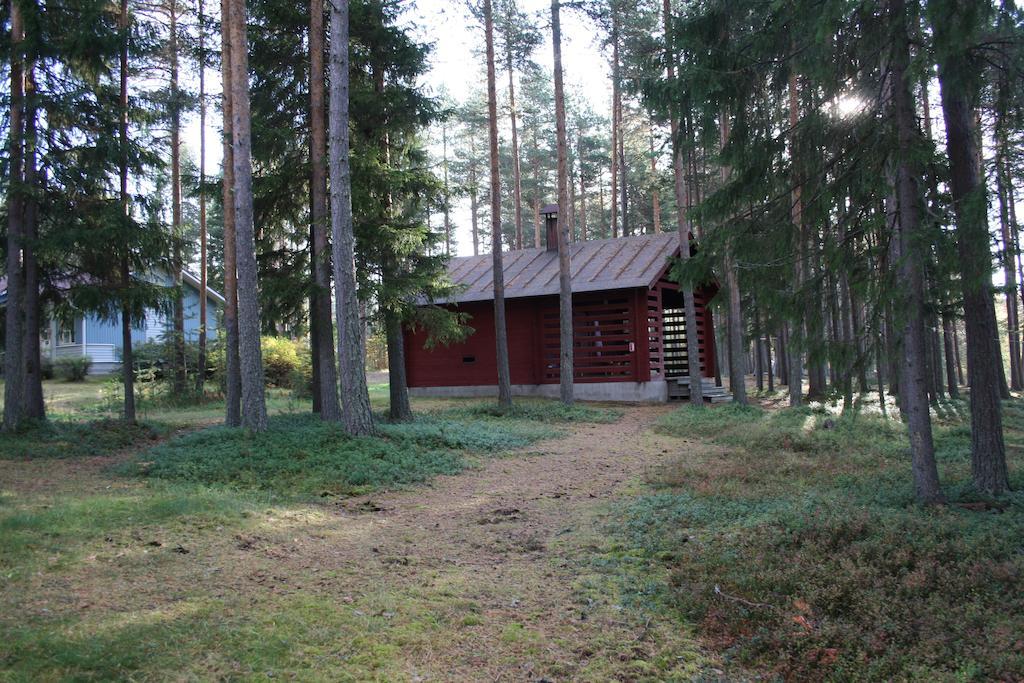 荒野中心鲑鱼湖酒店 Lohijärvi 外观 照片