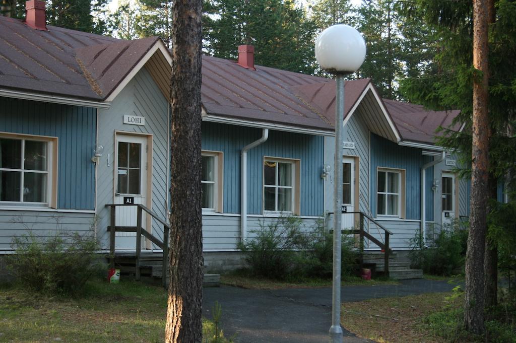 荒野中心鲑鱼湖酒店 Lohijärvi 外观 照片
